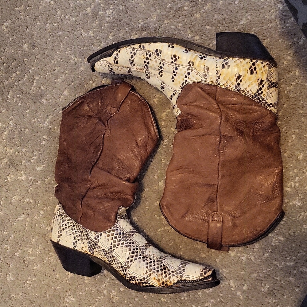 Vintage Dingo Made in the USA Snake Skin Cowboy Boots with Toe Tips - Picture 5 of 16